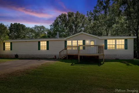 8855 Adams Rd, Keithville, LA 71047