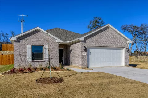 210 S Crestside Dr, Blue Ridge, TX 75424
