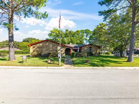 1127 Idlewood Ave, Azle, TX 76020
