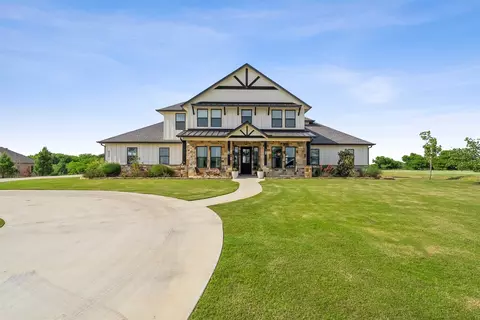 8038 Hencken Ranch Rd, Fort Worth, TX 76126