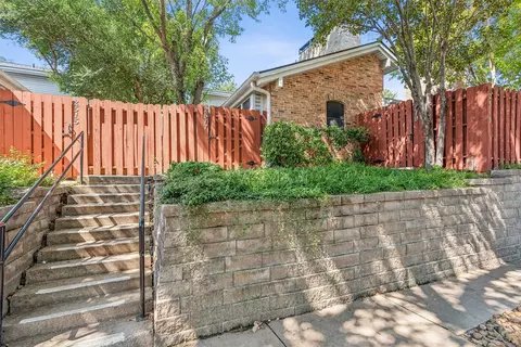 2517 Shady Ridge Dr, Bedford, TX 76021