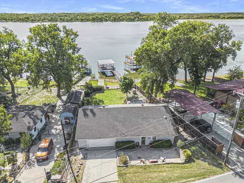 2147 E Lake Dr, Weatherford, TX 76087