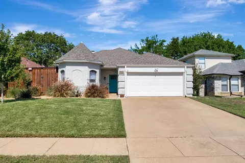 1504 Briarcrest Dr, Grapevine, TX 76051