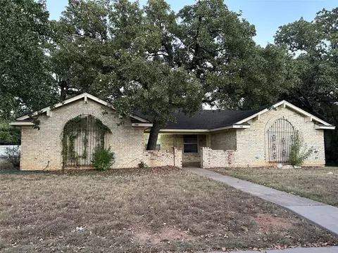 780 Shady Ln, Hurst, TX 76053