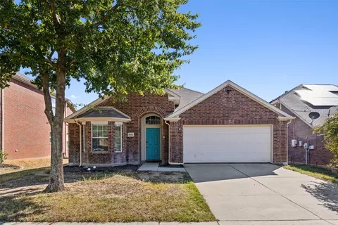 8612 Wagon Trl, Cross Roads, TX 76227