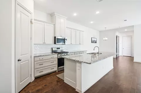 4404 Meadow Hawk Dr, Arlington, TX 76005