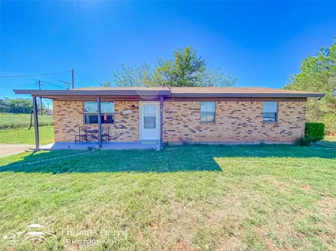 211 N Angelo St, Roby, TX 79543