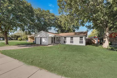 6928 Declaration St, Watauga, TX 76148