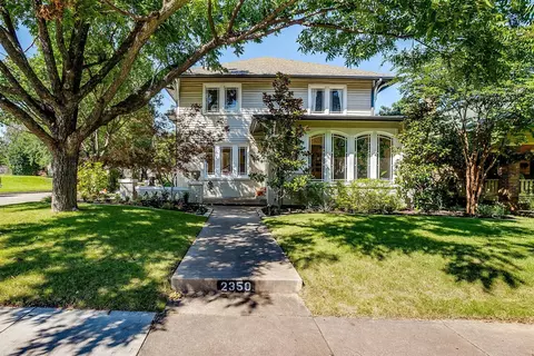 2350 Mistletoe Blvd, Fort Worth, TX 76110