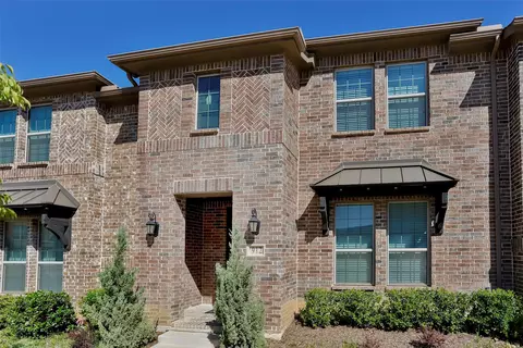 912 Estelle Dr, Euless, TX 76040