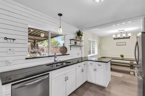 4210 Southridge Dr, Rowlett, TX 75088