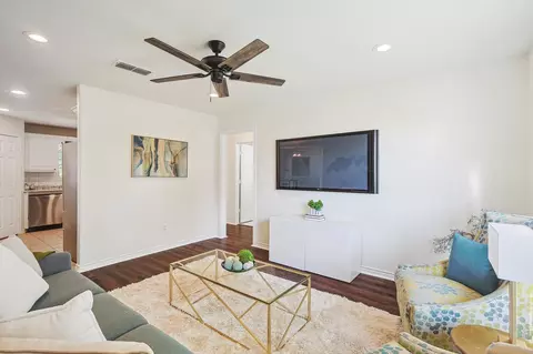 293 Old Spanish Trl, Valley View, TX 76272