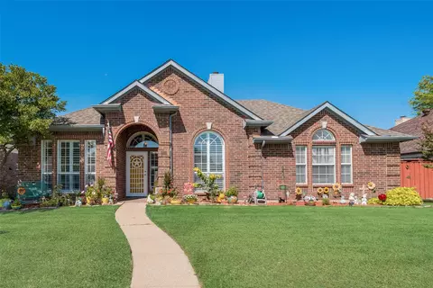 8501 Manchester Dr, Rowlett, TX 75089