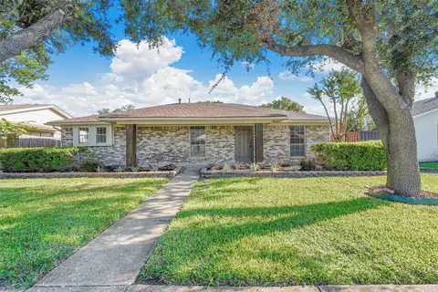 618 Worcester Ln, Garland, TX 75040