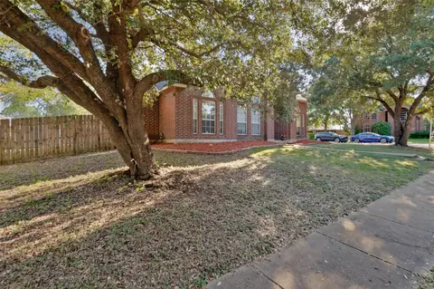 8702 Creekside Dr, Rowlett, TX 75089