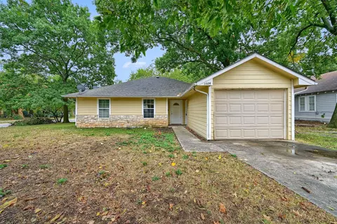 1026 E Chaffin St, Sherman, TX 75090