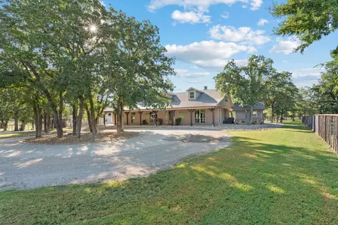 8211 Lone Star Rd, Weatherford, TX 76088