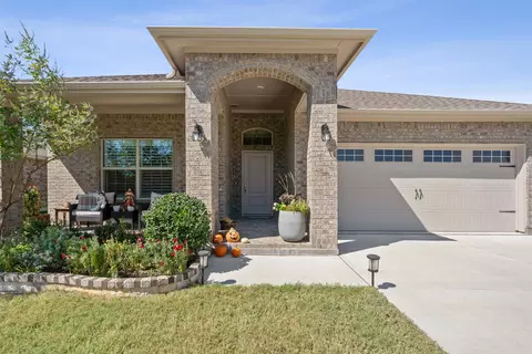 2505 Dunbarton Dr, Glenn Heights, TX 75154