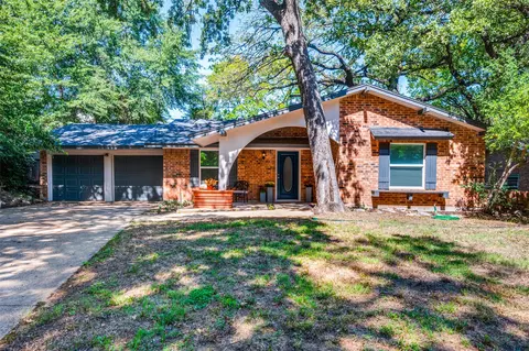 413 Baylor Dr, Arlington, TX 76010