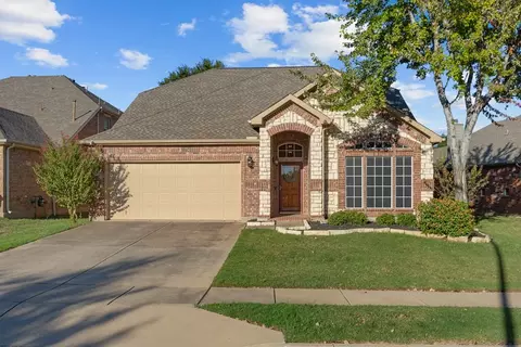 2737 Maple Creek Dr, Fort Worth, TX 76177