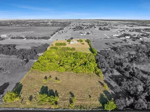 4949 Helton Rd, Justin, TX 76247