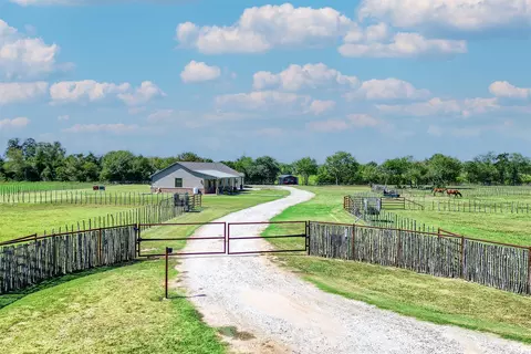 4452 County Road 123, Gainesville, TX 76240