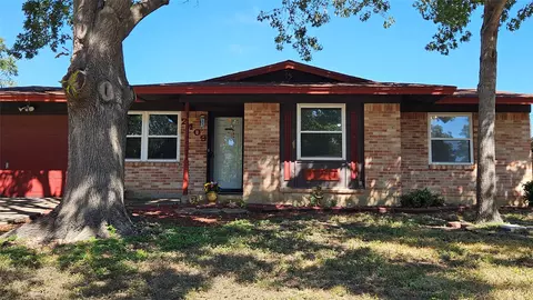 2409 Misty Ln, Carrollton, TX 75006