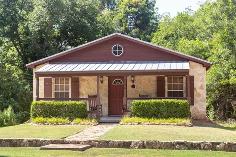 704 NE Barnard St, Glen Rose, TX 76043
