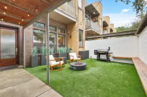 3709 Commerce St, Dallas, TX 75226