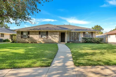 2433 Douglas Ave, Irving, TX 75062