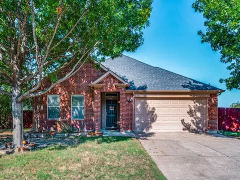 401 Reindeer Dr, Midlothian, TX 76065