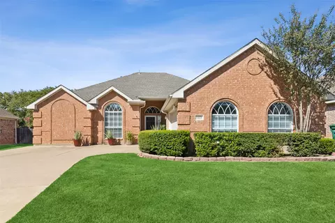 5333 Lake Mead Trl, Fort Worth, TX 76137