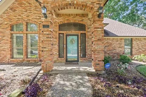 27 Rolling Hills Cir, Denton, TX 76205