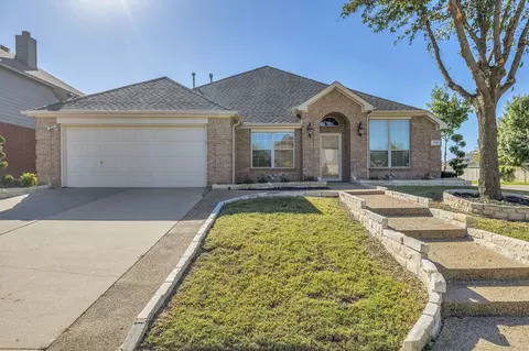 700 Dover Park Trl, Mansfield, TX 76063