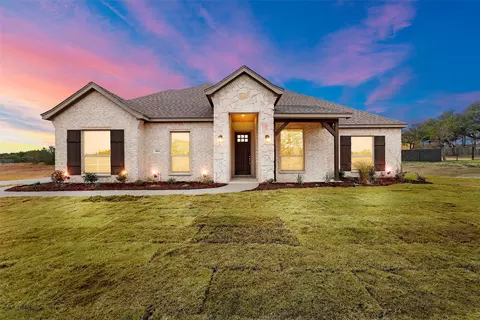 4000 Veal Station Rd, Weatherford, TX 76085