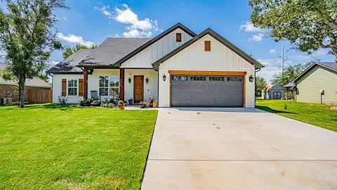 4908 Moss Rock Trl, Granbury, TX 76048