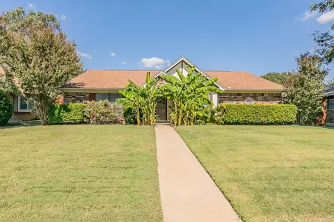 921 Ledgemont Dr, Plano, TX 75025