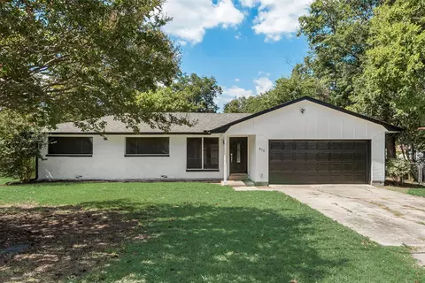 816 Maple St, Howe, TX 75459