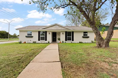5338 Westminster Ct S, Fort Worth, TX 76133