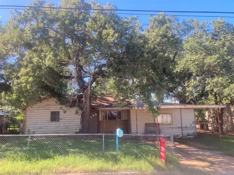 1328 Johnnie Ave, Graham, TX 76450