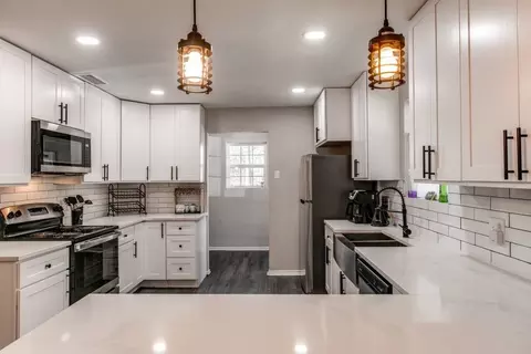 115 Carolyn Ln, Shady Shores, TX 76208