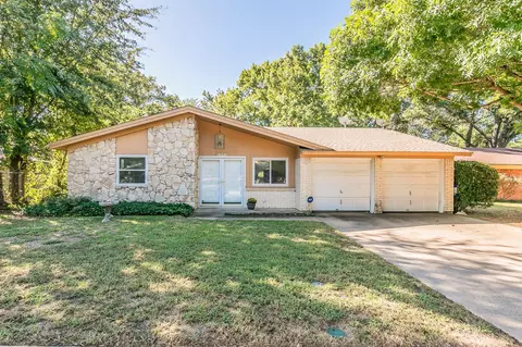 2506 Norwood Ln, Arlington, TX 76013