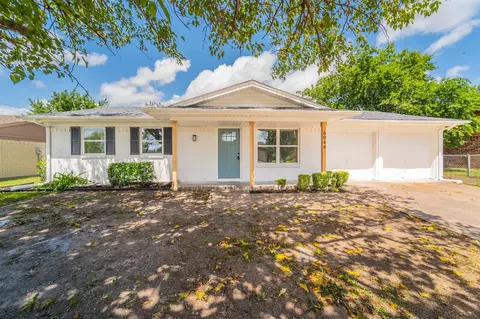 6944 Windy Hill Rd, Forest Hill, TX 76140