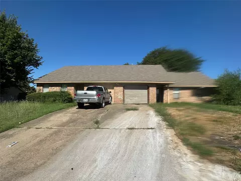 302 Ware Dr, Grand Prairie, TX 75051
