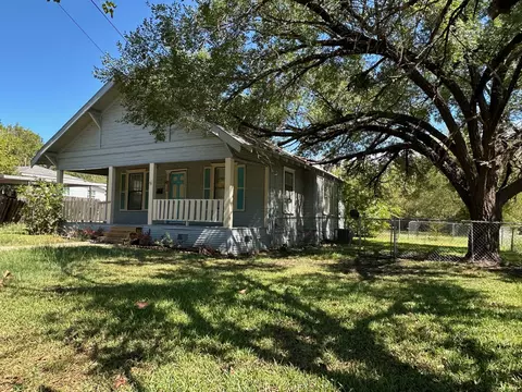 1212 Earl St, Commerce, TX 75428