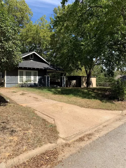 525 E Day St, Denison, TX 75021 photo 5