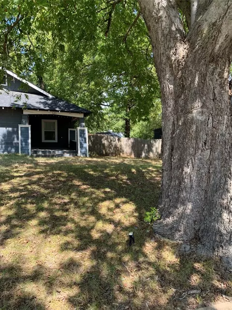 525 E Day St, Denison, TX 75021 photo 4