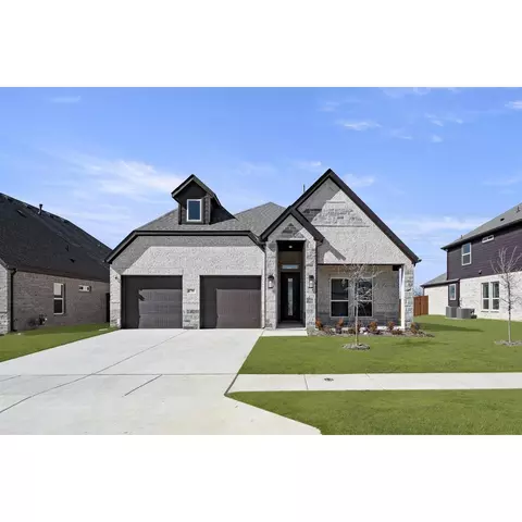 8716 Heartland Dr, Fort Worth, TX 76123