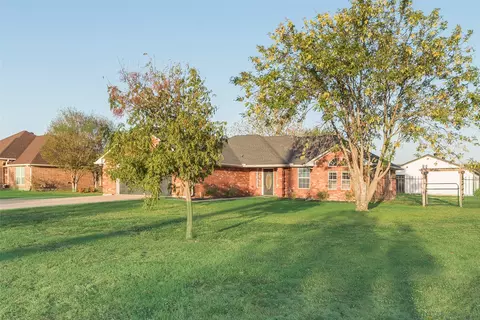 5111 Creek Crossing Dr, Greenville, TX 75402