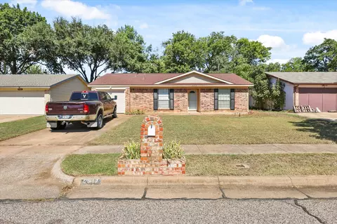2517 Meadow Lark Ln, Irving, TX 75060